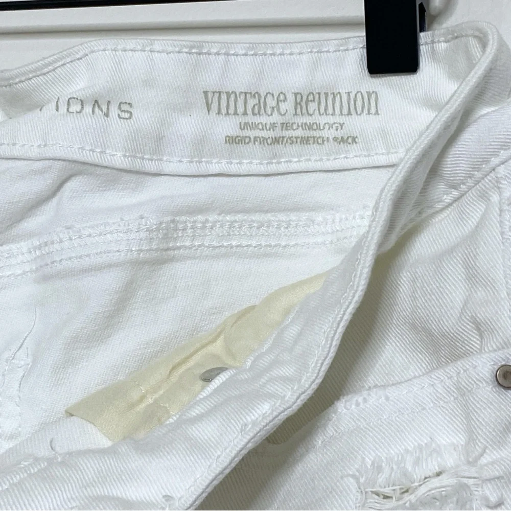 Natural Reflections brand 7” waist